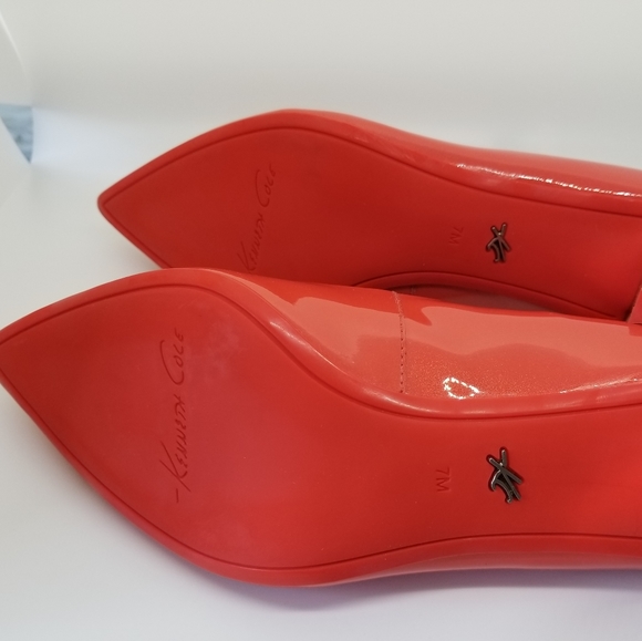 Kenneth Cole Red Pearl Metallic Patent Pump - Picture 4 of 5